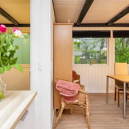 בית נופש Seaside Retreat With Swing - By Traum *
