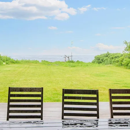 Seaside Retreat With Swing - By Traum בית נופש Binderup Strand