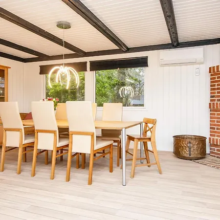 בית נופש Seaside Retreat With Swing - By Traum *