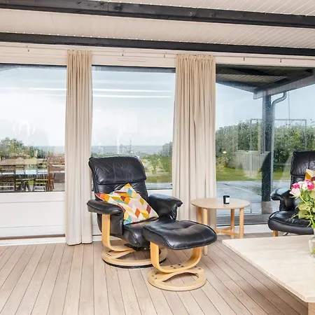 Seaside Retreat With Swing - By Traum בית נופש Binderup Strand